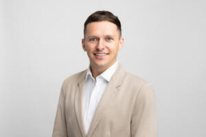 Josh Gilbert Market Analyst At Etoro